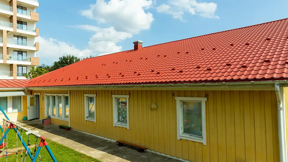 Daily Smart, finisaj Lustro, culoare roșu cărămiziu – RAL 3011, proiect rezidențial